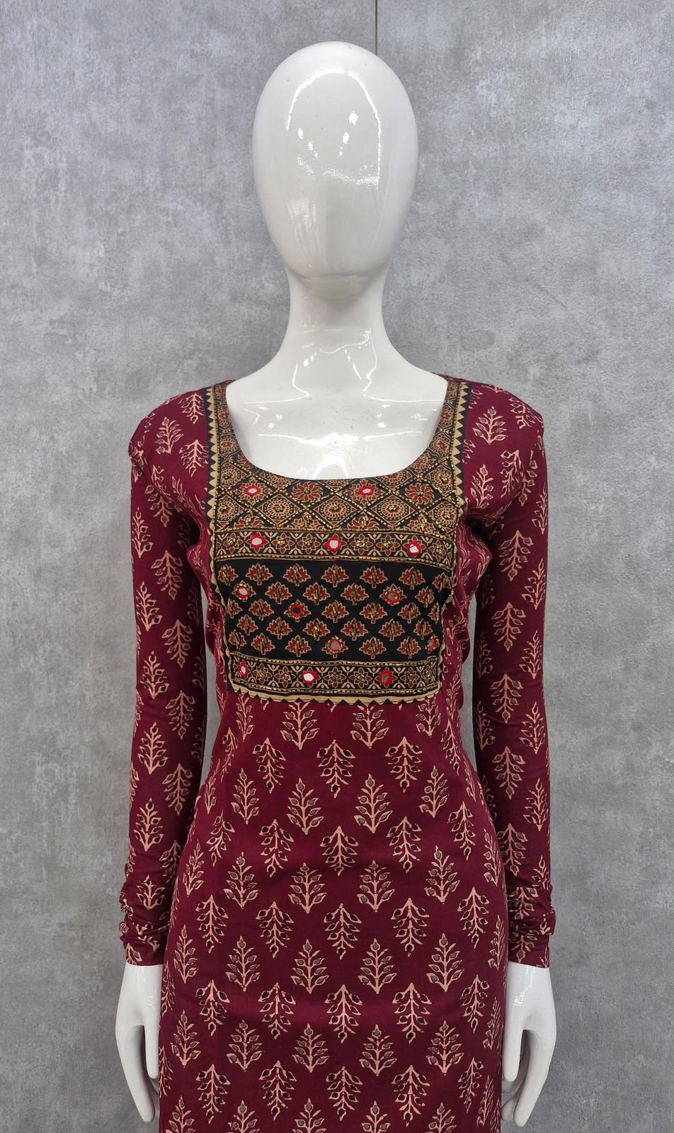 Full sleeve kurti