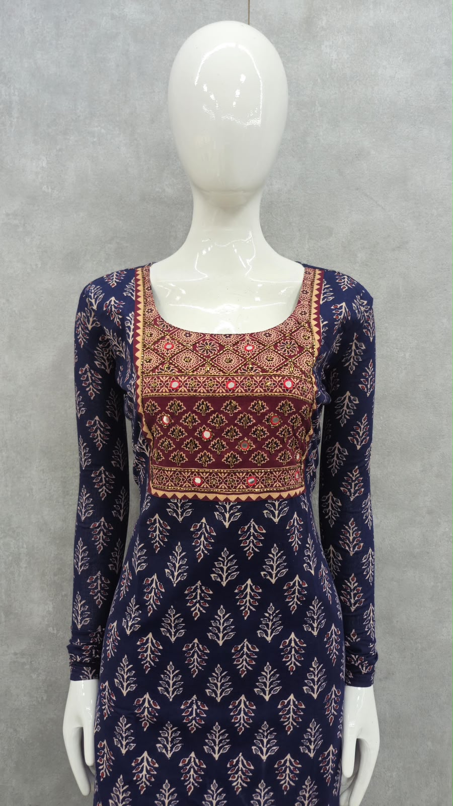 Full sleeve kurti