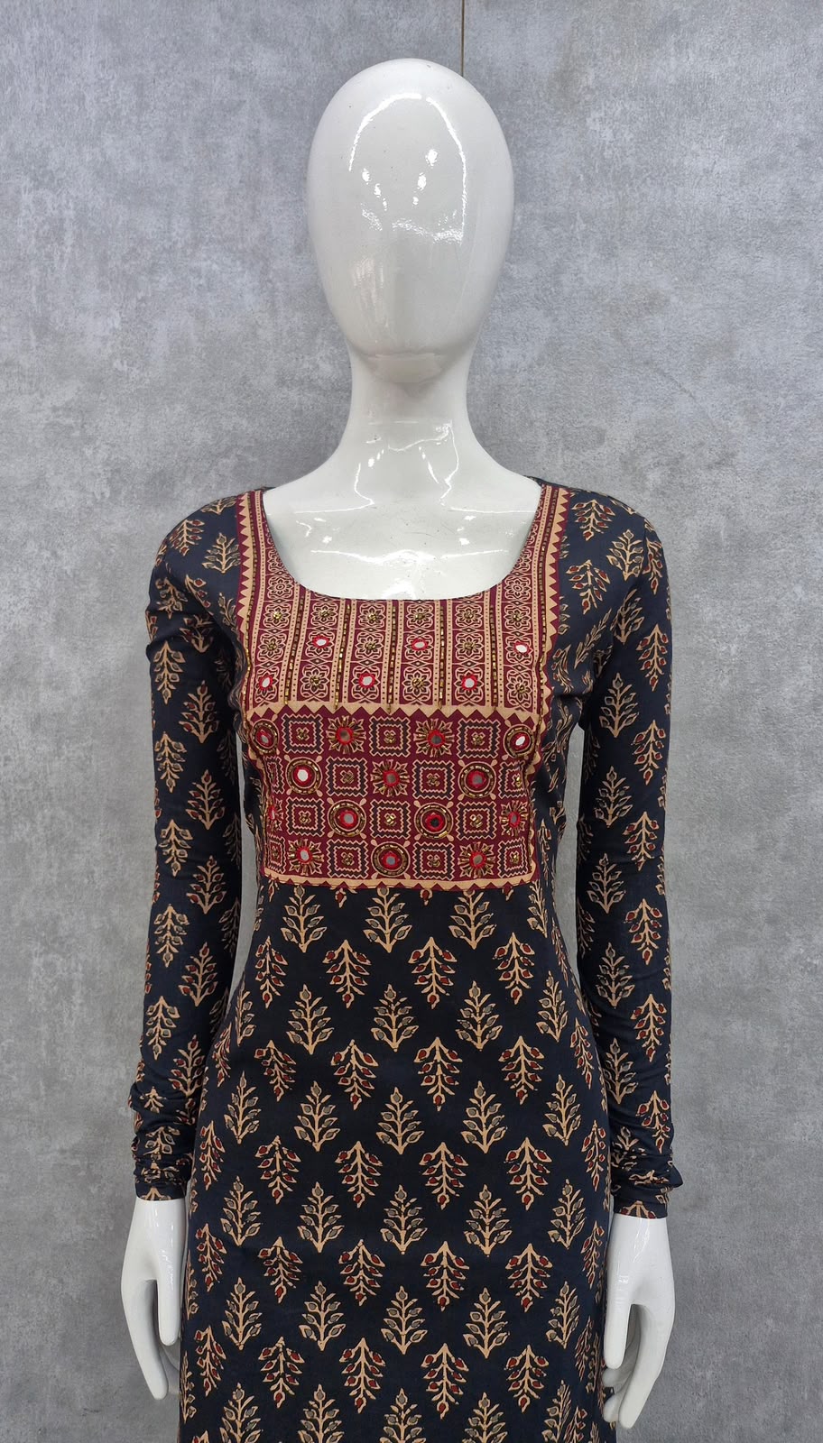 Full sleeve kurti